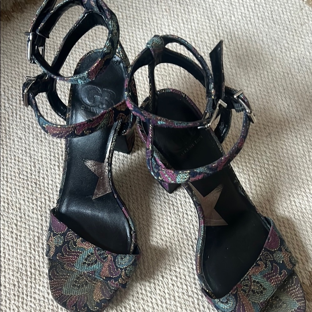 Gianni Bini Floral Patterned Women's Sandals
